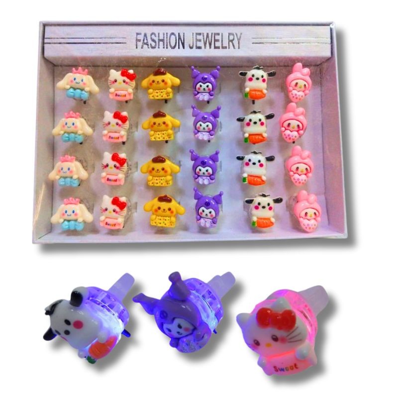 Anillo Kuromi brillante caja con 24