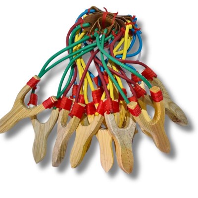 resortera con mango de madera